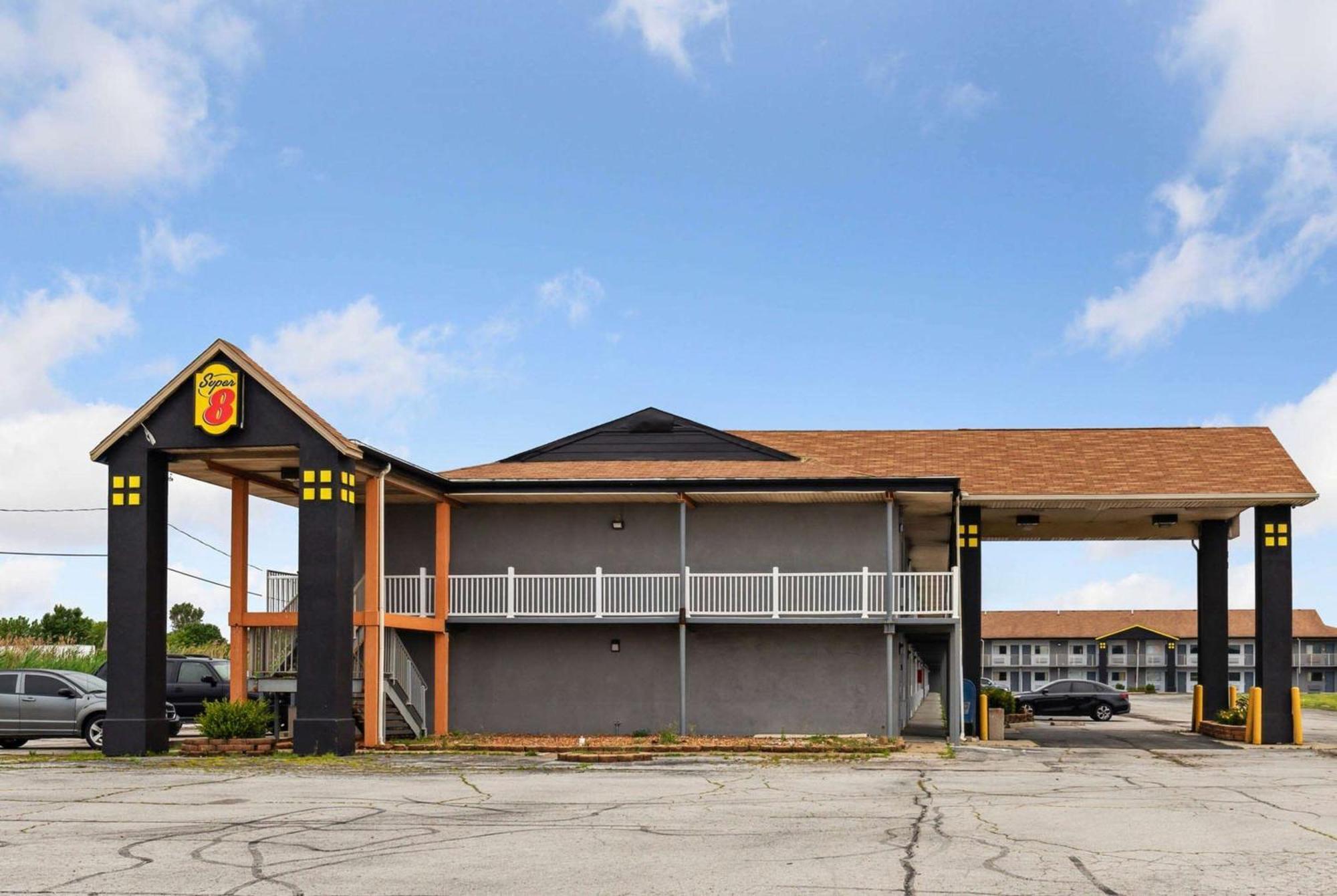 Hotel Super 8 By Wyndham Millbury/Toledo Exterior foto